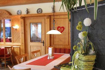 & Zur Linde Hotel Kipfenberg