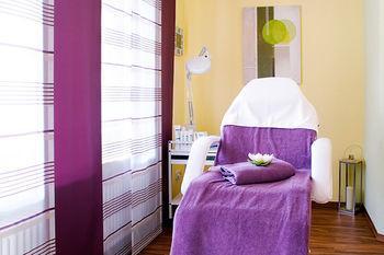 & Zur Linde Hotel