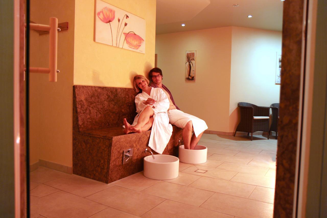 & Zur Linde Hotel